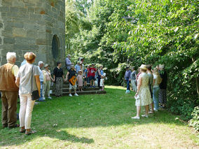 Wortgottesdienst an der Weingartenkapelle (Foto: Karl-Franz Thiede)